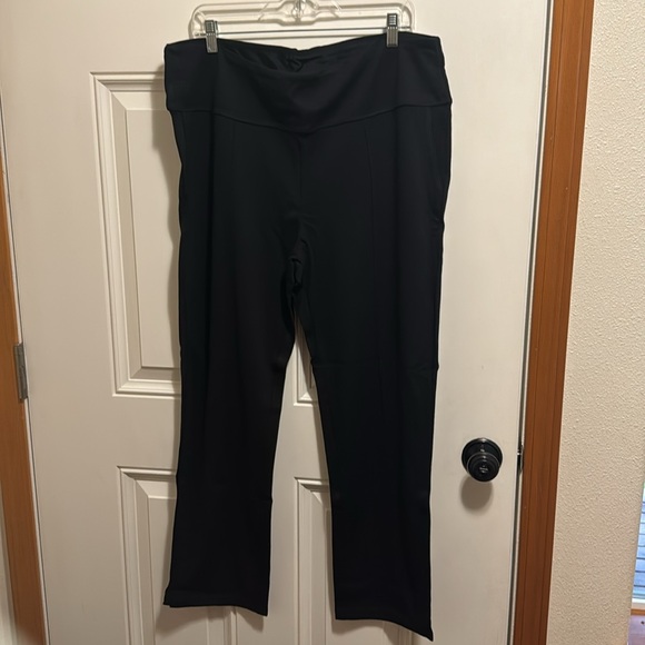 🆕 Ruby Ribbon Slim Leg Ponte Pant - Picture 3 of 9